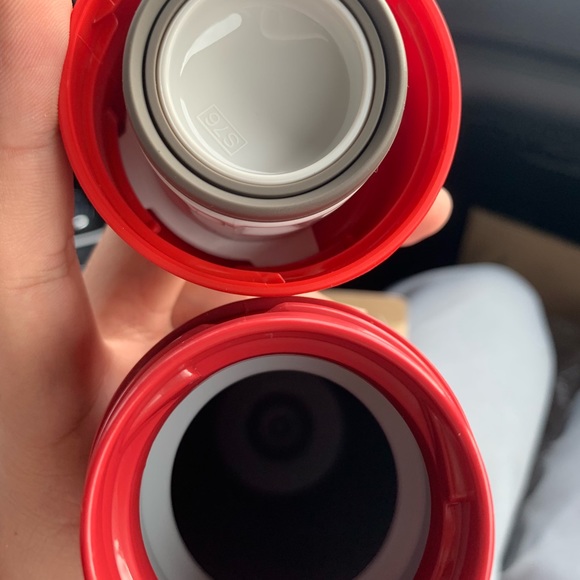 Supreme Zojirushi stainless steel mug - Picture 4 of 6